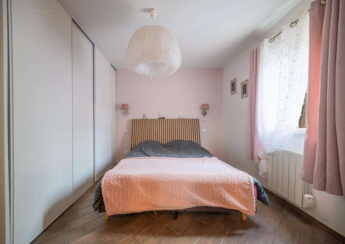 Maison à LA BAZOGE