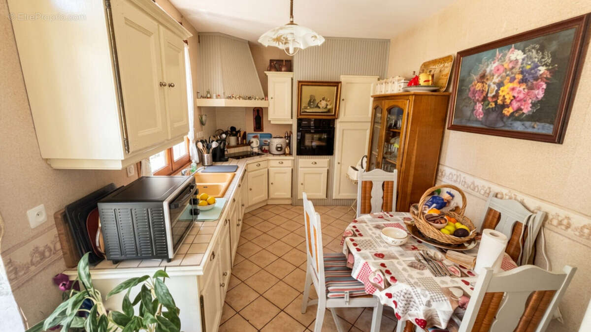 Maison 110 m² à Le Bourgneuf-La-Foret  - photo 4