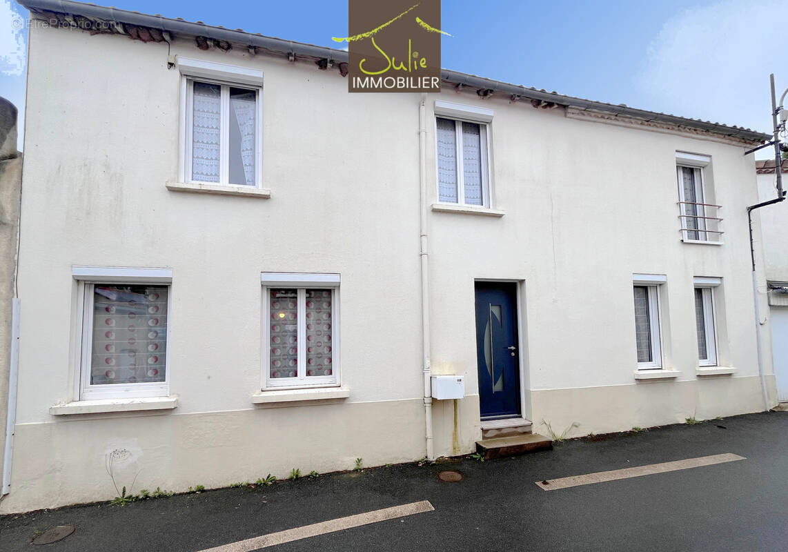 Maison à BRESSUIRE