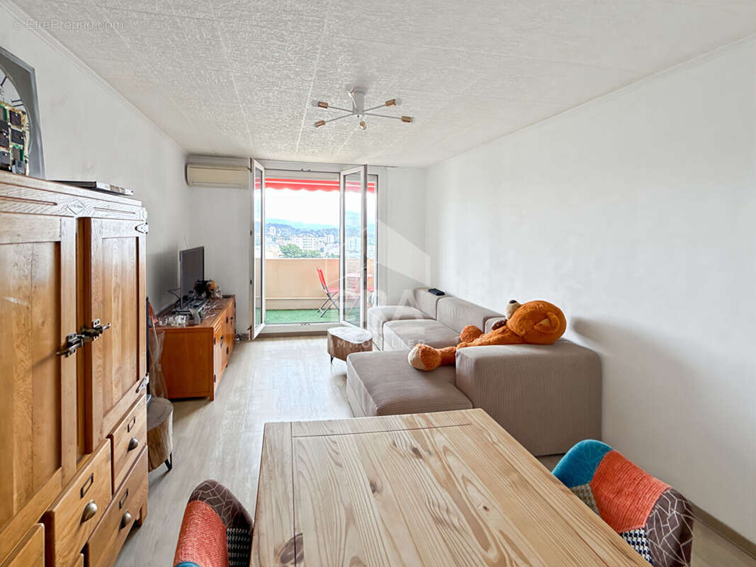 Appartement à MARSEILLE-11E