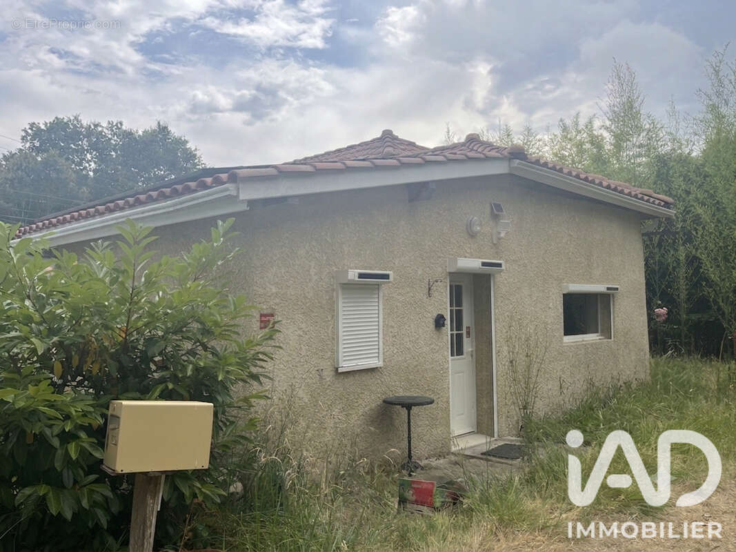 Maison 88 m² à Cazaubon  - photo 2