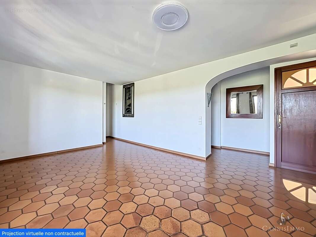 Maison à MANDELIEU-LA-NAPOULE