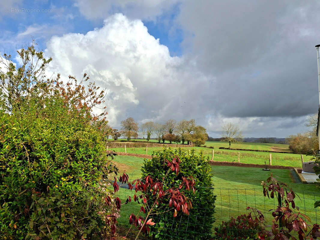 Maison à NOTRE-DAME-D'ALIERMONT