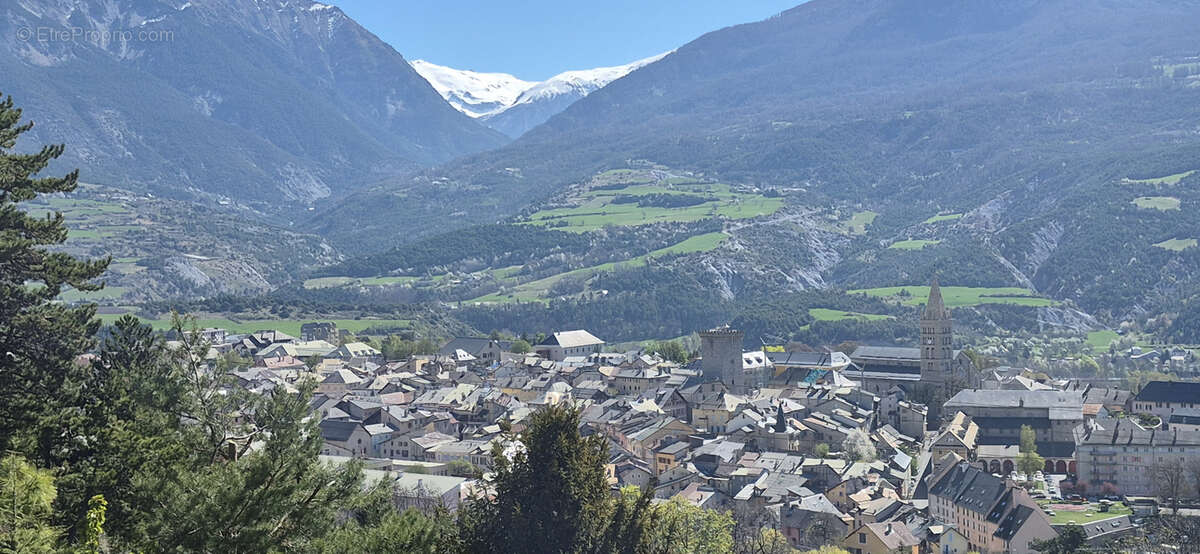 Maison à EMBRUN