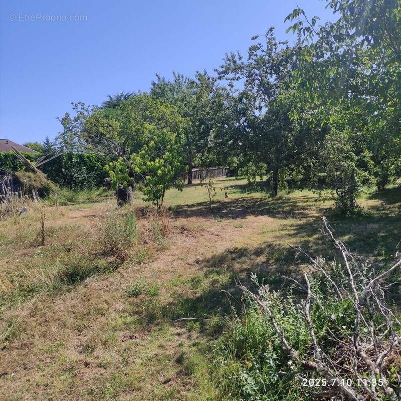 Terrain à BEYCHAC-ET-CAILLAU
