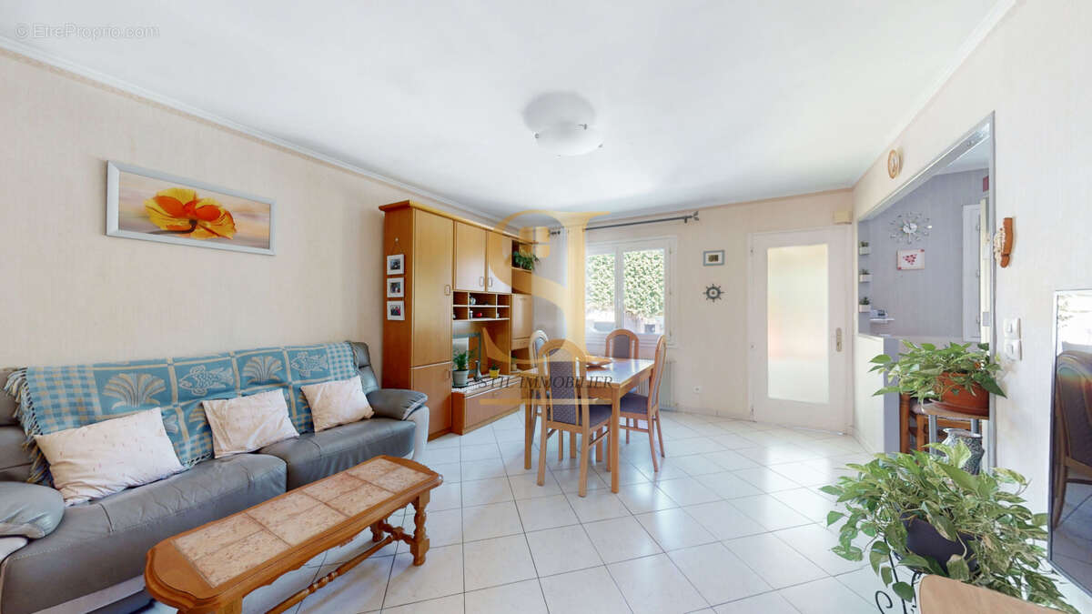 Maison à VIGNEUX-SUR-SEINE