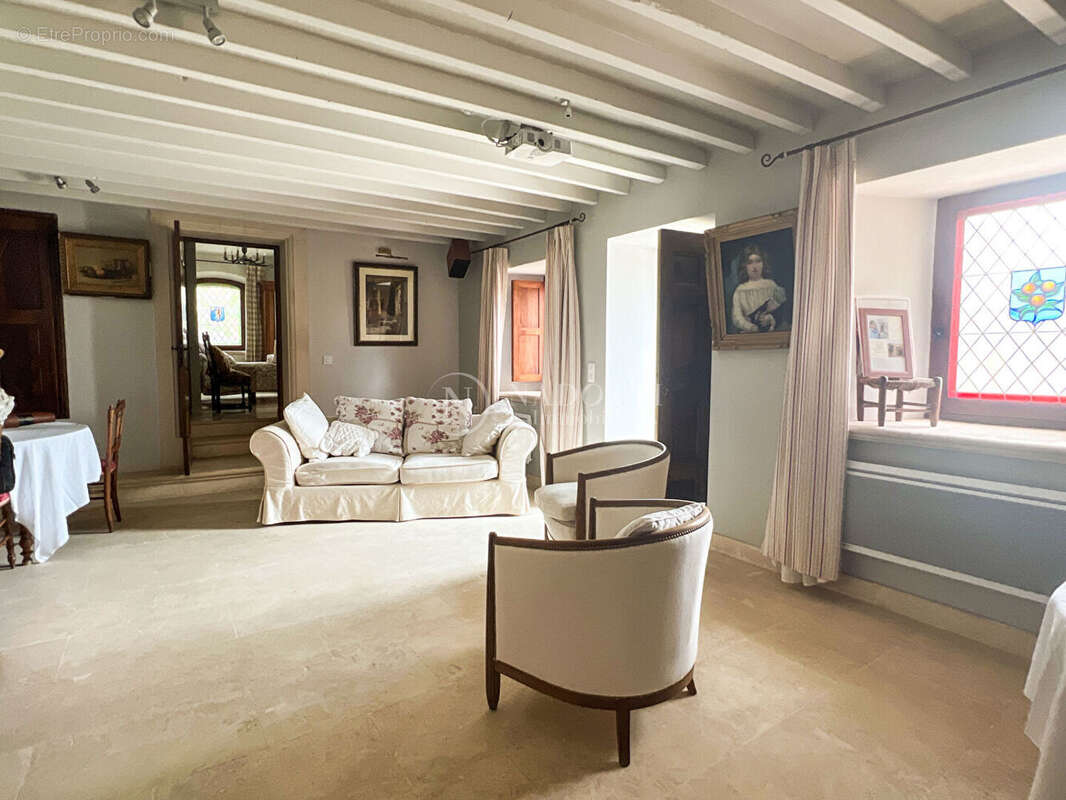 Maison troglodyte avec piscine bénéficiant d'une superbe vue  sur le Luberon - photo 12