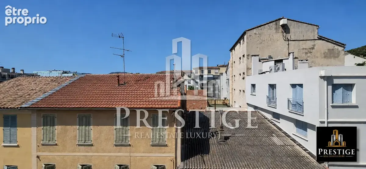 HYÈRES CENTRE — Appartement T2 - photo 8