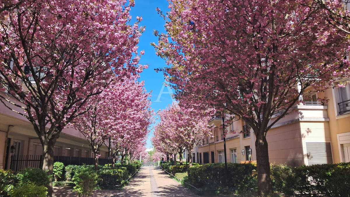 Appartement à VILLENEUVE-LA-GARENNE