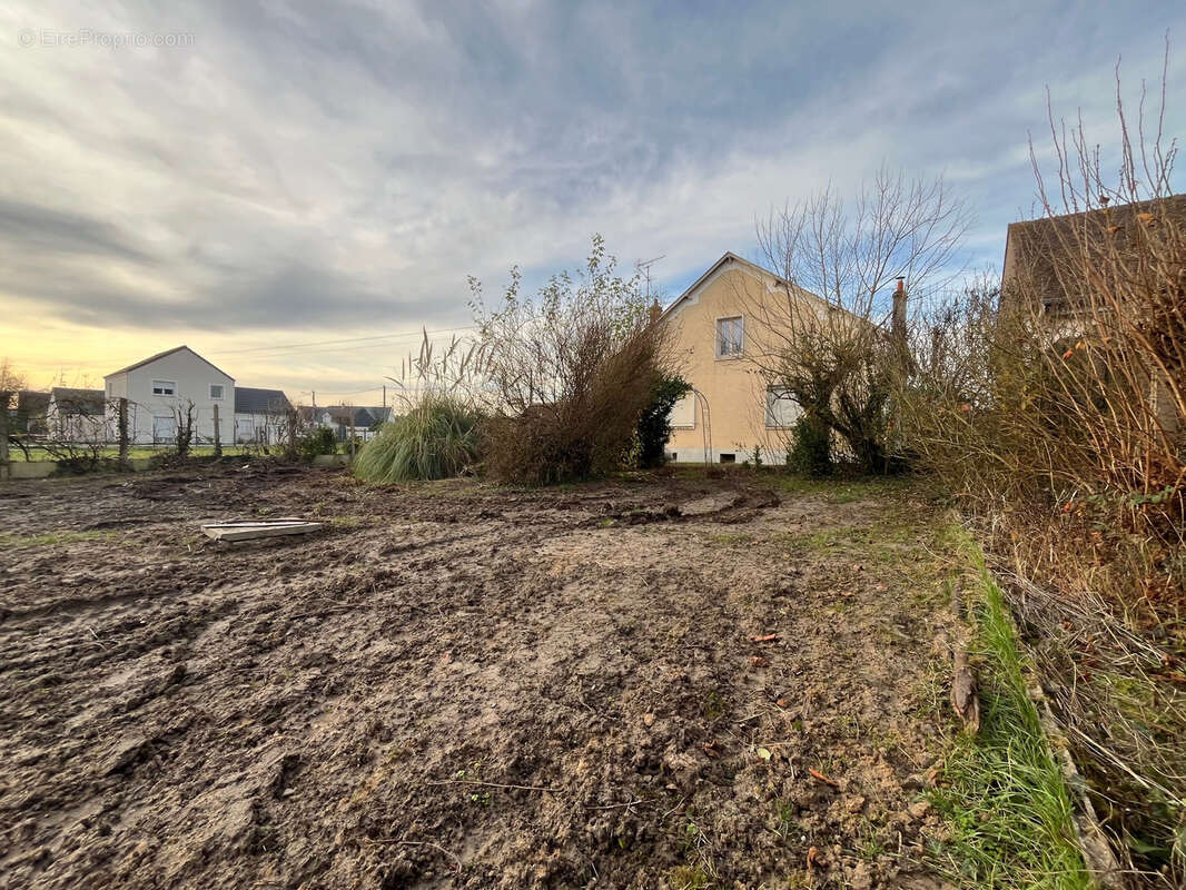 Maison à LA CHAPELLE-SAINT-MESMIN