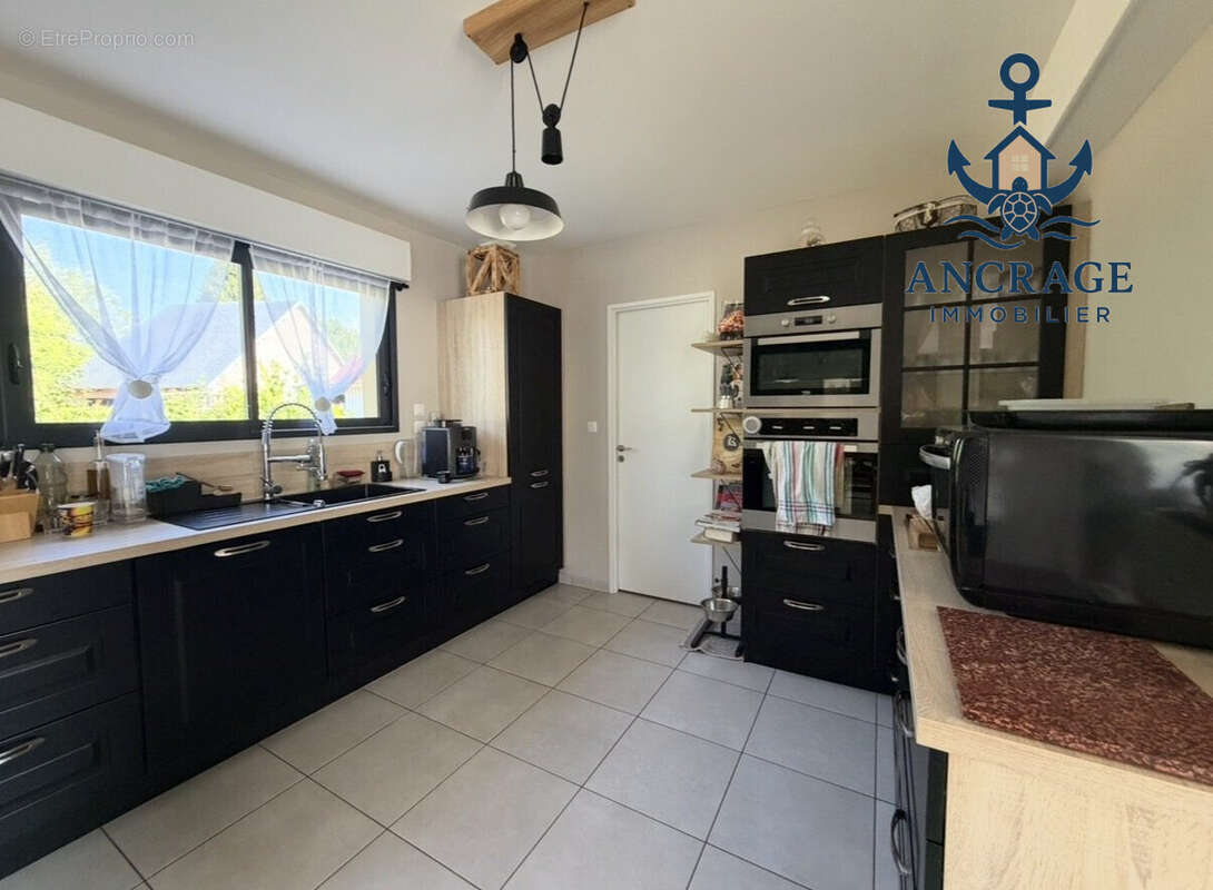 Maison 134 m² à Fiquefleur-Equainville  - photo 8