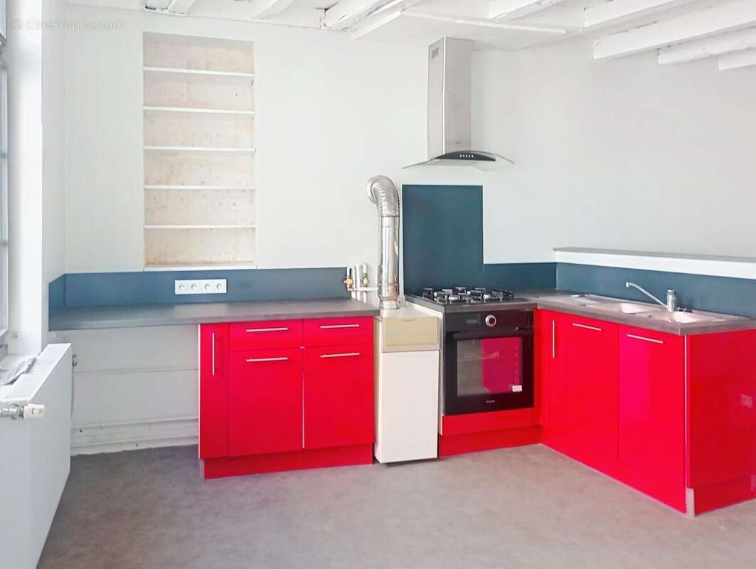 Photo 3 - Maison à VILLEBOIS-LAVALETTE