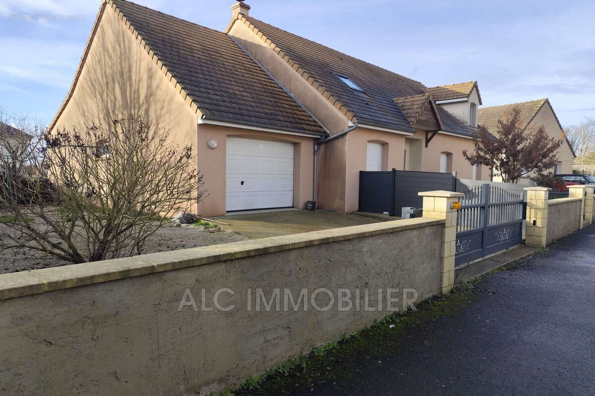 Maison à MAROLLES-LES-BRAULTS