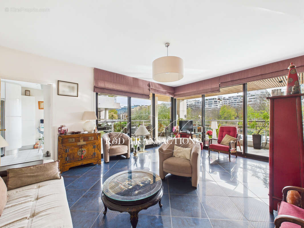 Appartement à LEVALLOIS-PERRET