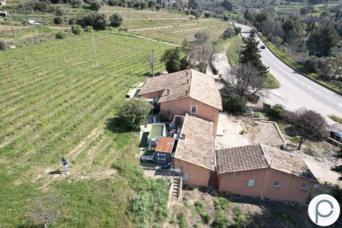 Appartement à LE CASTELLET