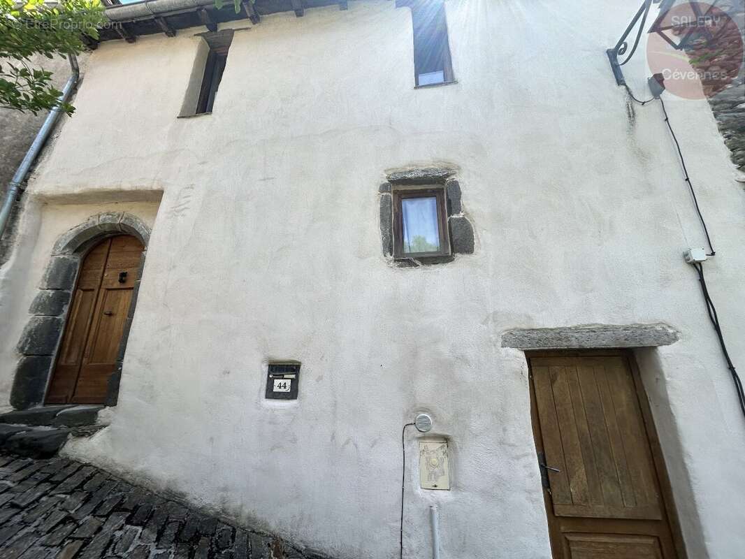 Maison à LES PLANTIERS