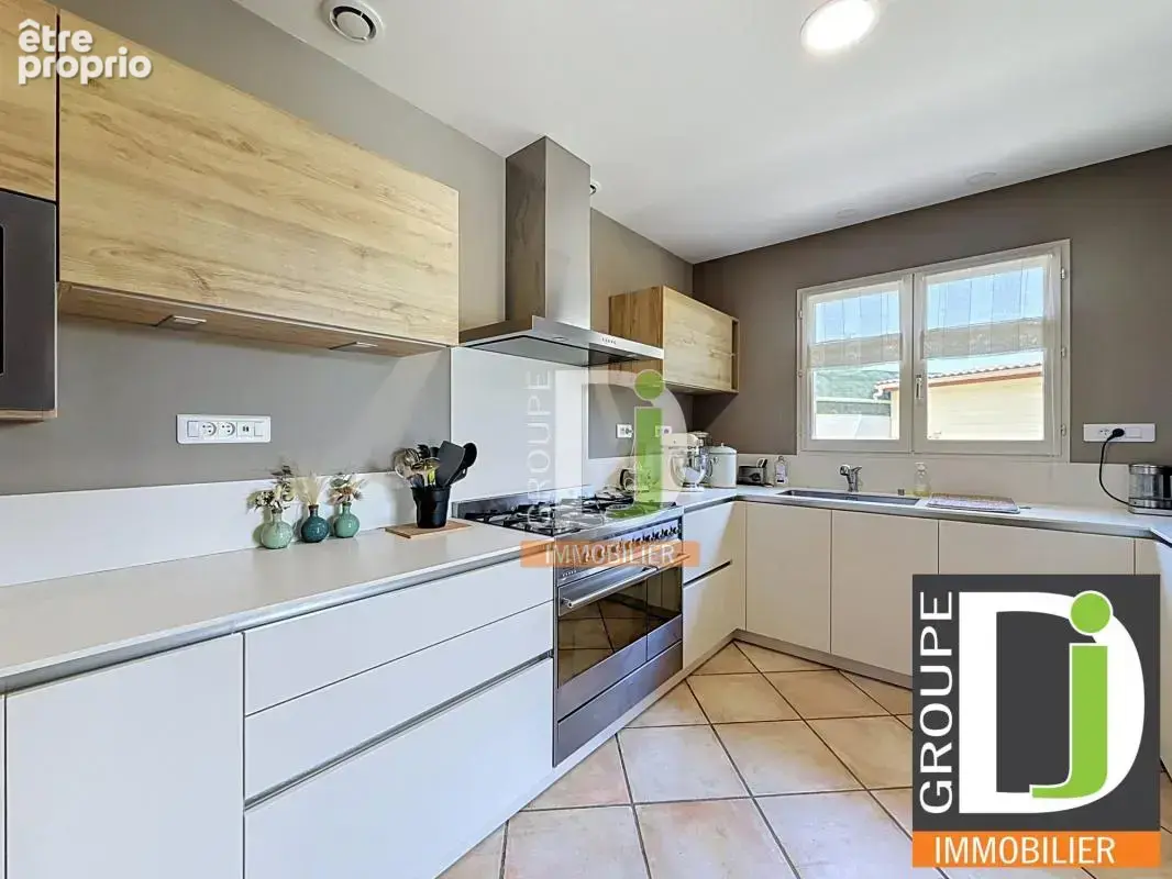 A vendre, montoison maison de 140 m² avec piscine - photo 4