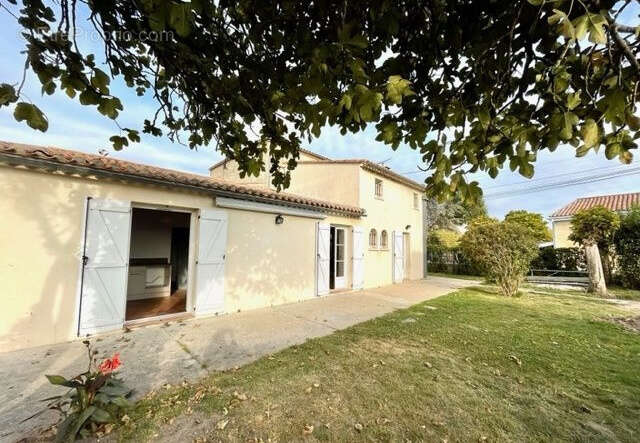Maison à VAYRES
