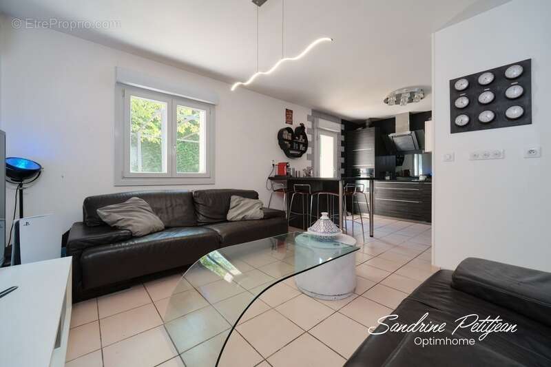 Maison à SAINT-JEAN-DE-THURIGNEUX