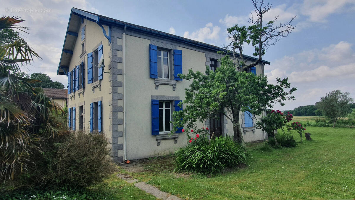 Maison à HAGETMAU