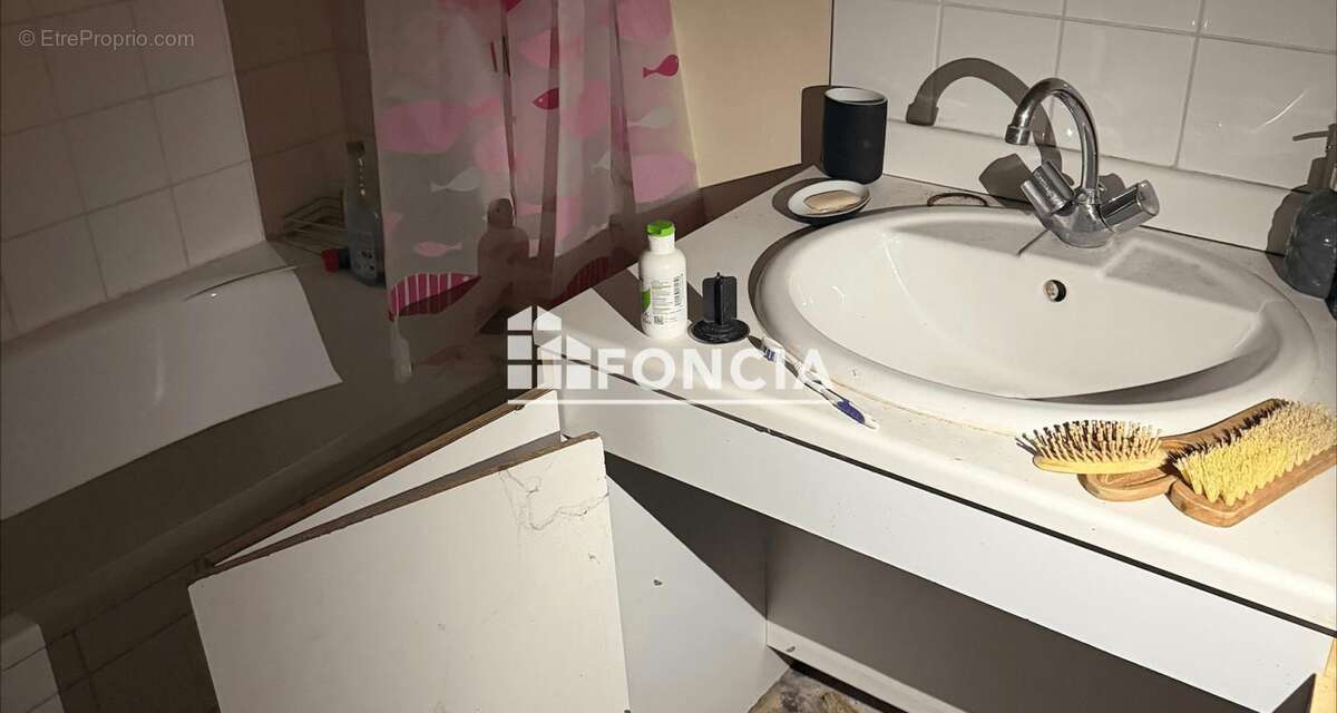 Appartement à MARSEILLE-1E