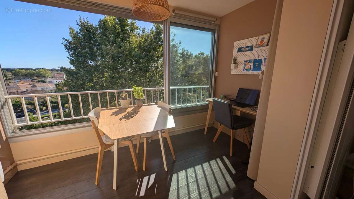 Appartement à SIX-FOURS-LES-PLAGES