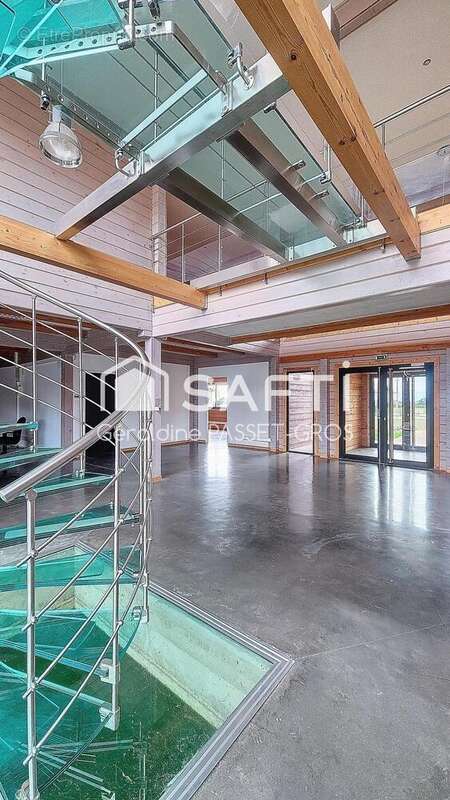 Photo 3 - Commerce à MONTELIER