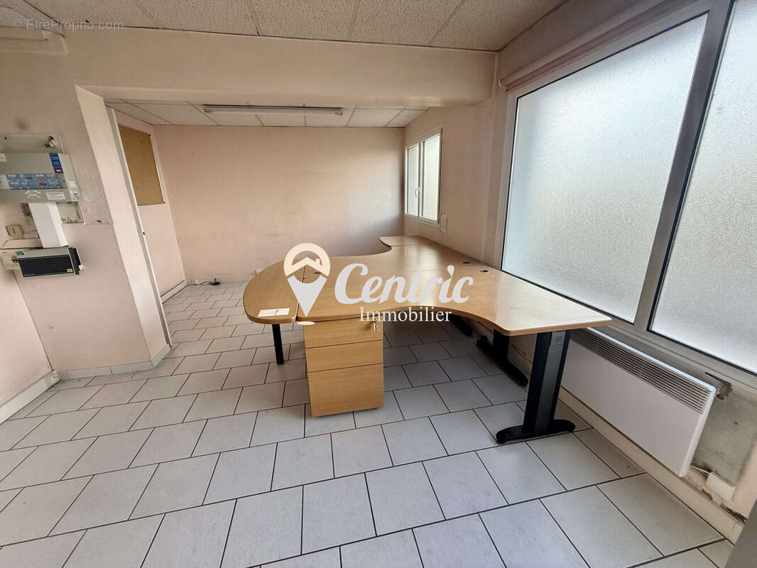 Commerce 3422 m² à Chiche  - photo 4