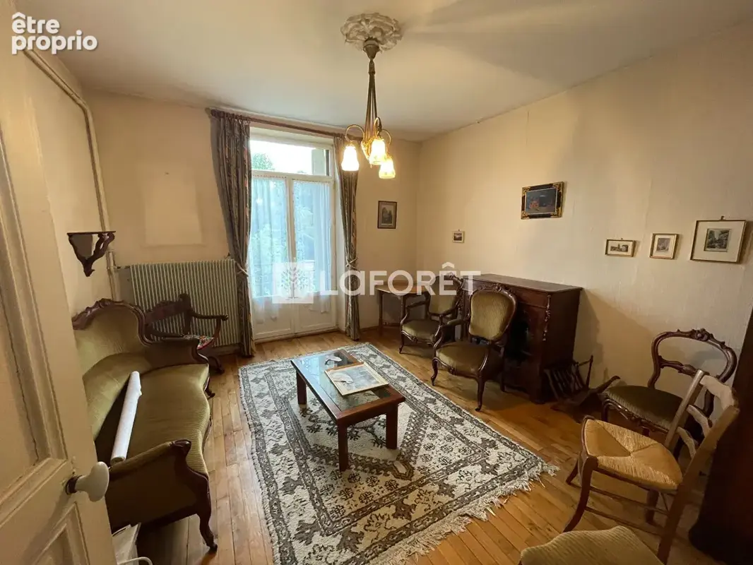 Lons-le-Saunier · Maison de caractère en pierre · 2 logements indépendants · Jardin 770 m² · Idéal investissement ou famille - photo 5