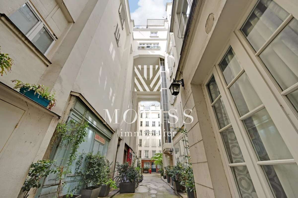 Appartement à PARIS-2E