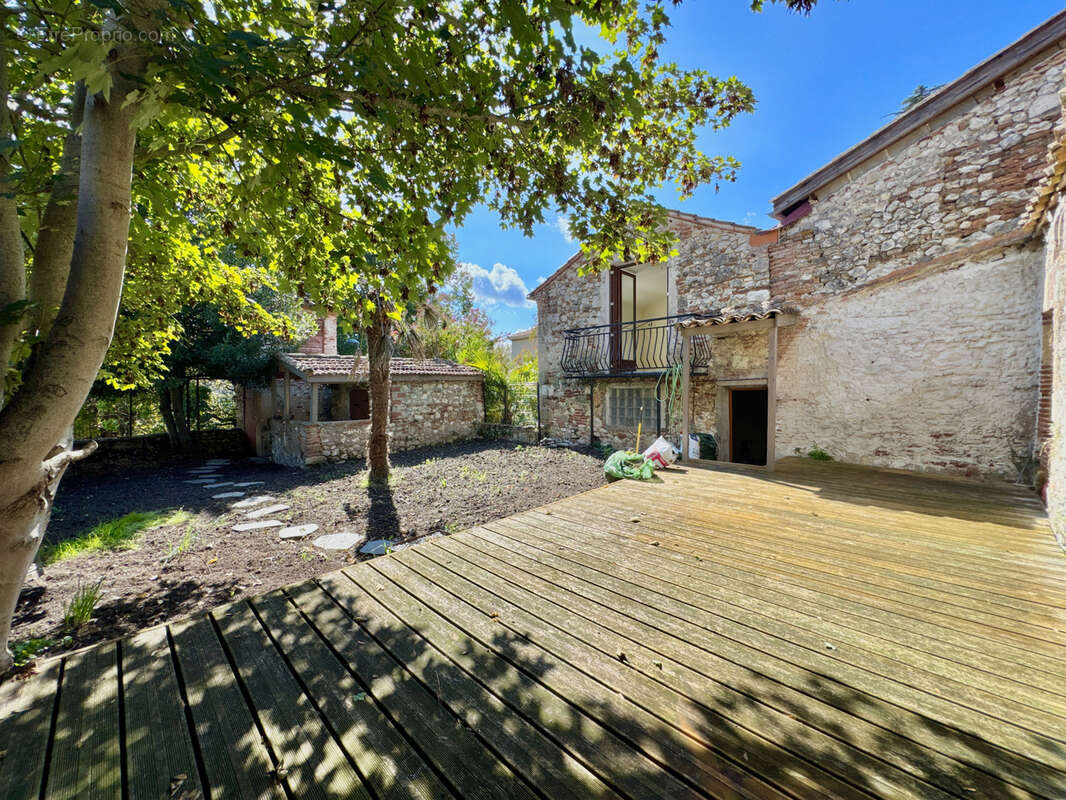 Maison de village avec garage et jardin - photo 4