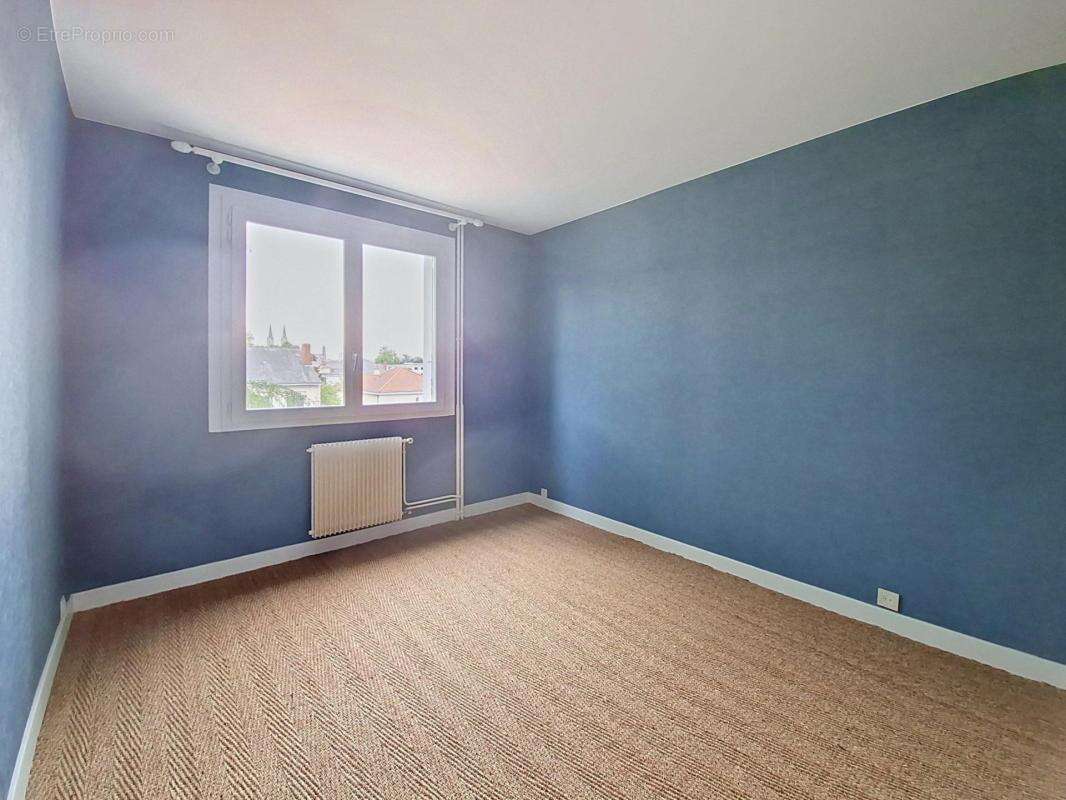 Appartement rénové de 81 m² – Résidence Saturne à Cholet - photo 6