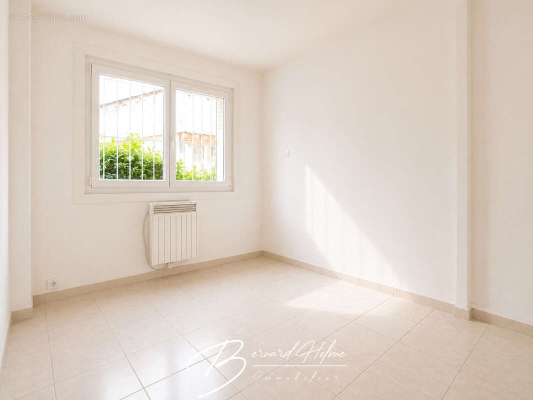 Appartement à MARSEILLE-4E