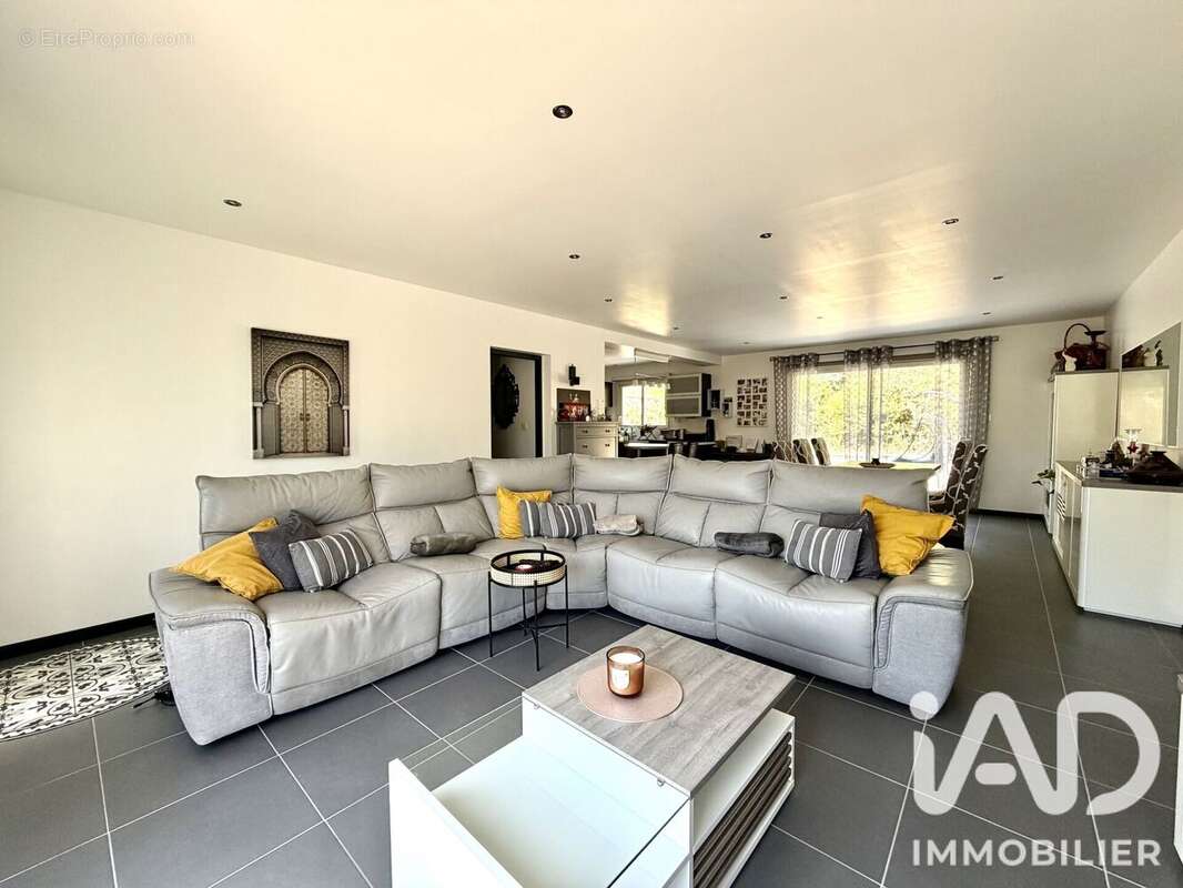 Maison 185 m² à Blere  - photo 4