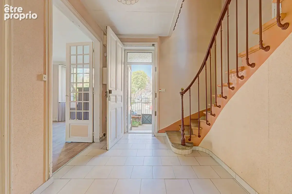 *** EXCLUSIVITÉ - RARE À LA VENTE - Maison en Meulière à rénover  de 162 m² au sol et 146 m² habitable -  6 chambres possibles * - photo 3