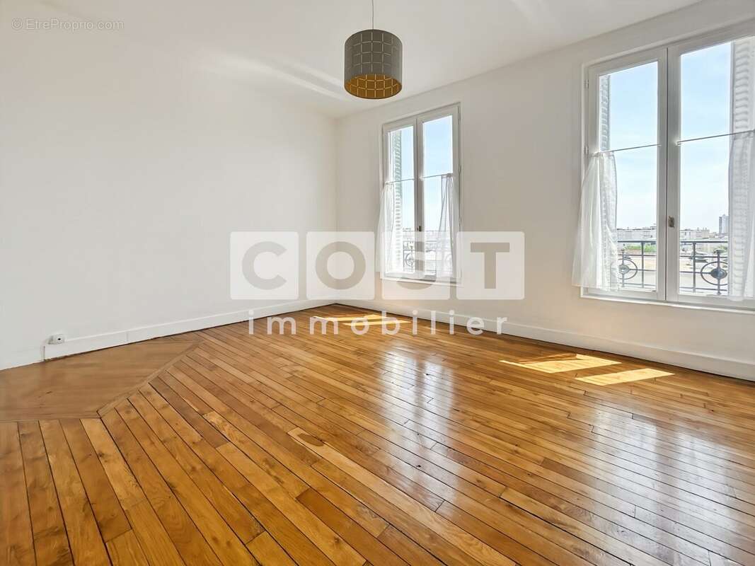 Appartement à LA GARENNE-COLOMBES