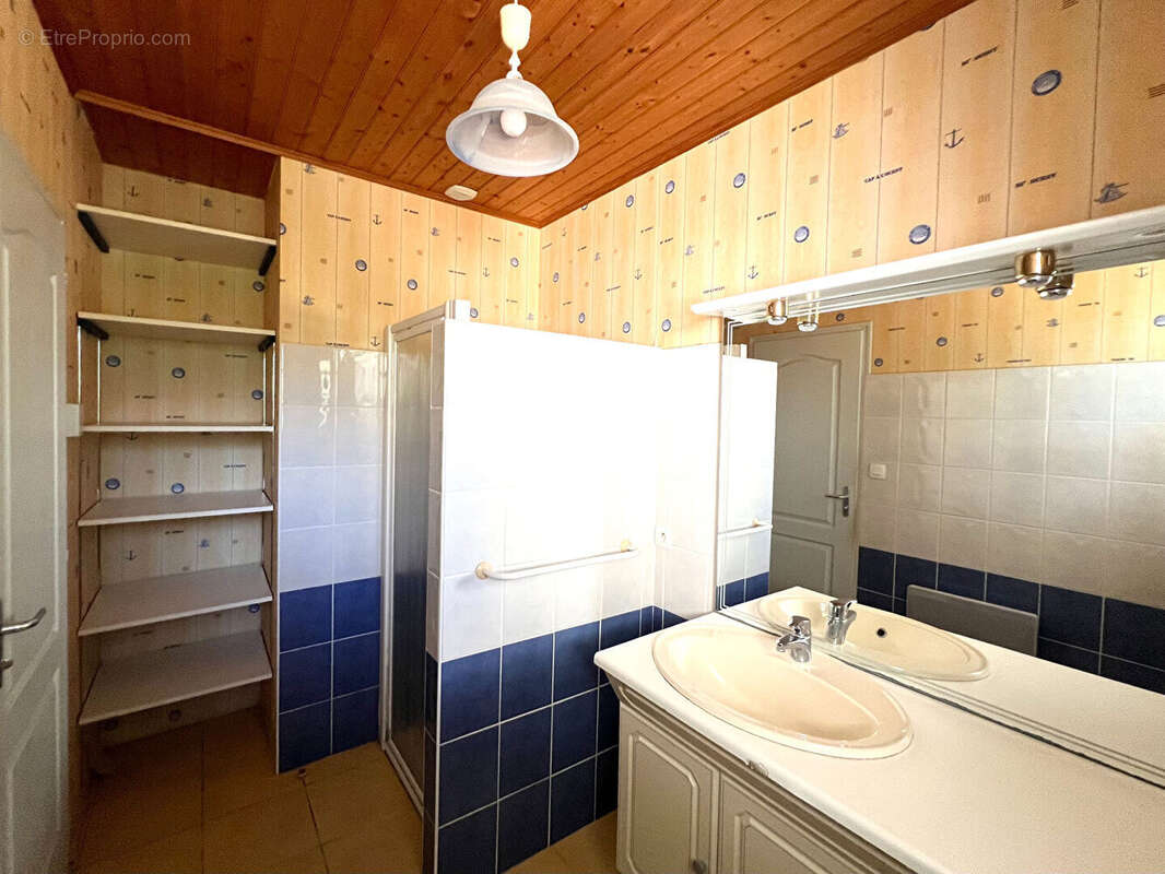 Maison familiale au coeur du bourg de Grosbreuil - photo 5