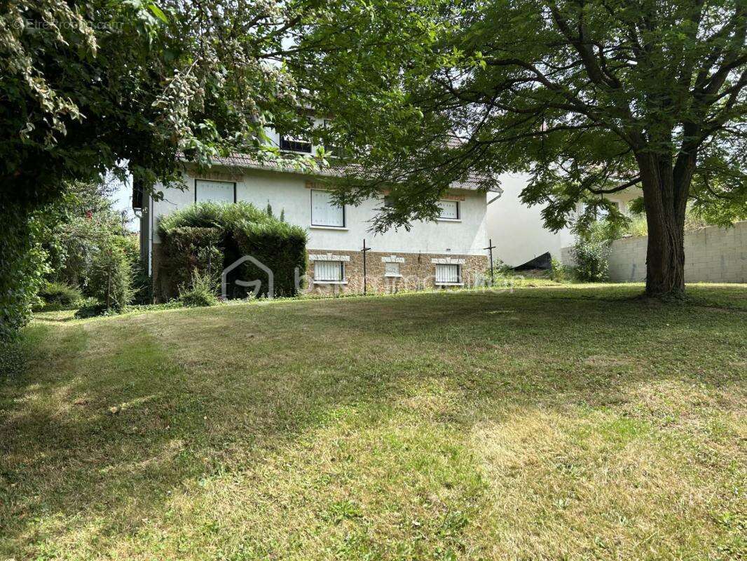 Maison à MONTEREAU-FAULT-YONNE