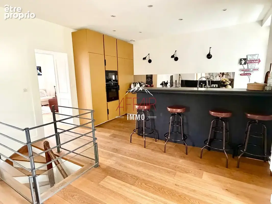 Maison t7 203.68  m2 - 74160 collonges sous salève - photo 6