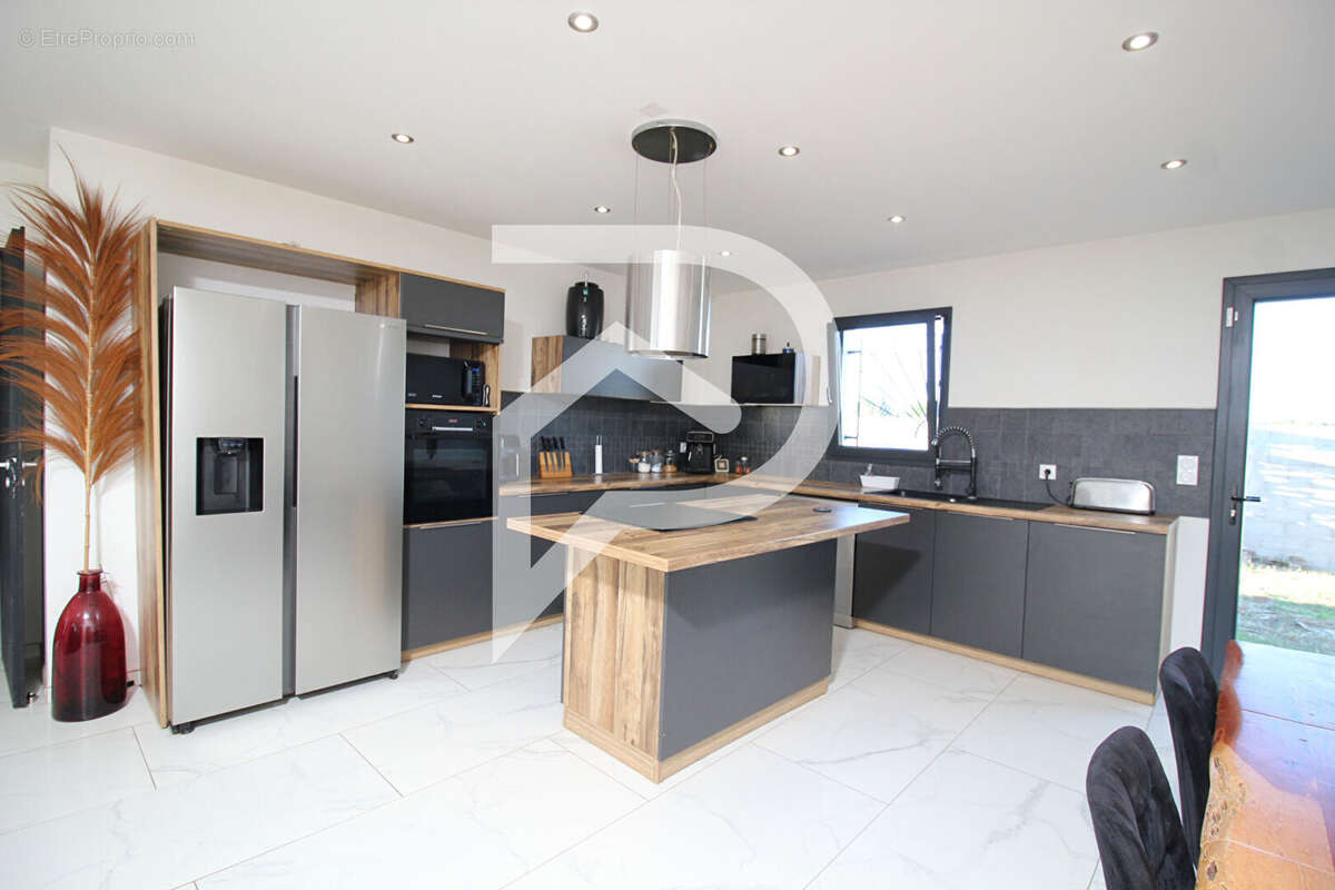 Maison à SAINT-GILLES