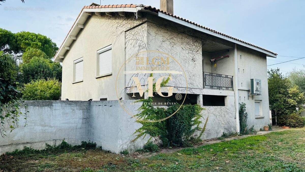 Appartement à MAUGUIO