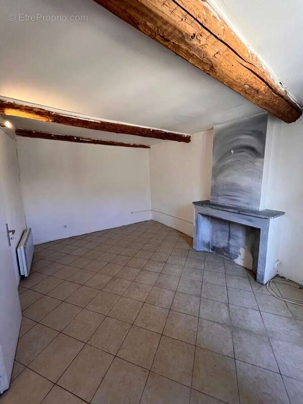 Appartement 179 m² à Saint-Paul-Les-Durance  - photo 2