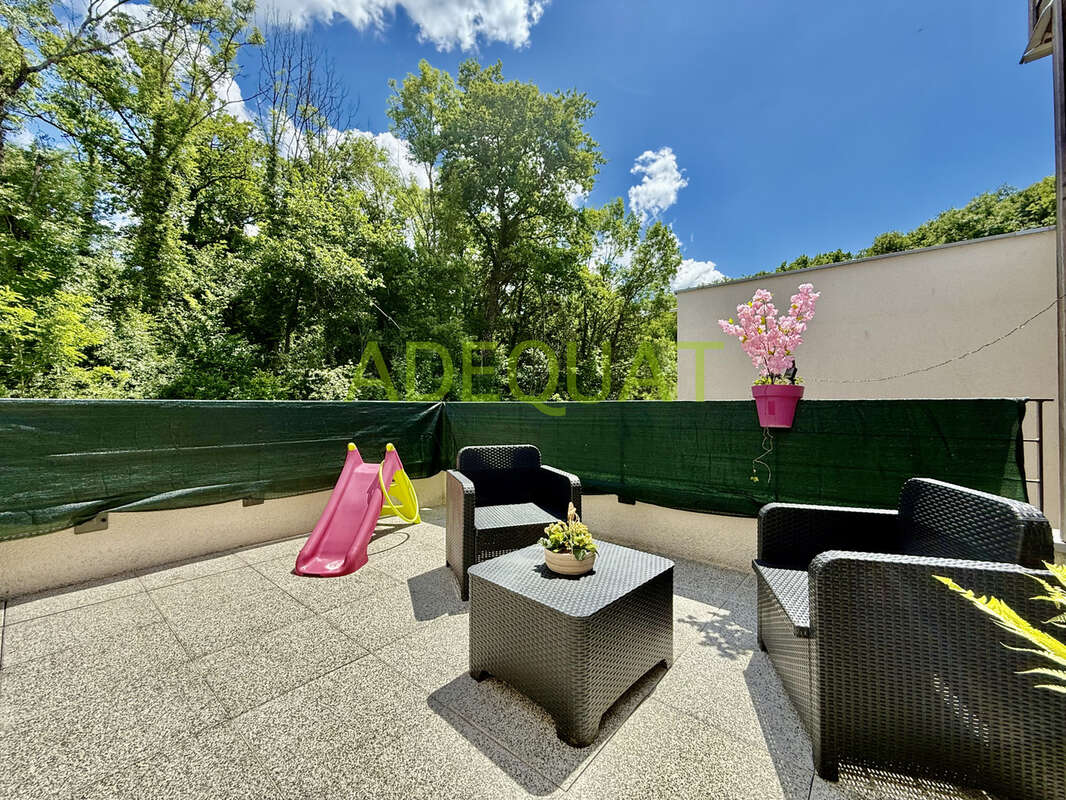 Appartement à L'ISLE-D'ABEAU
