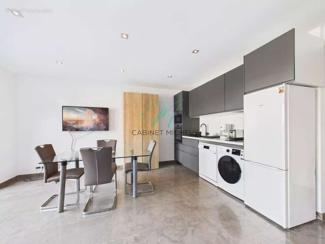 Maison à ROQUEFORT-LES-PINS