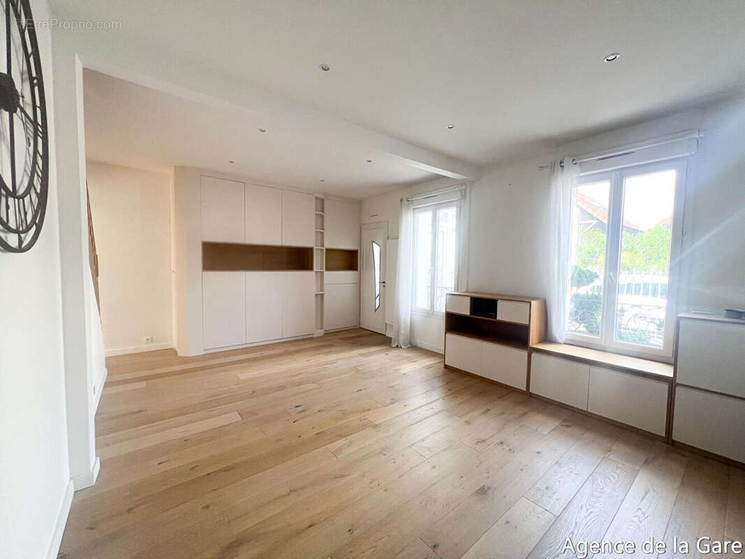 Maison à CARRIERES-SUR-SEINE