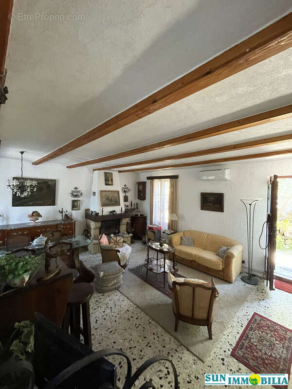 Maison à CARROS