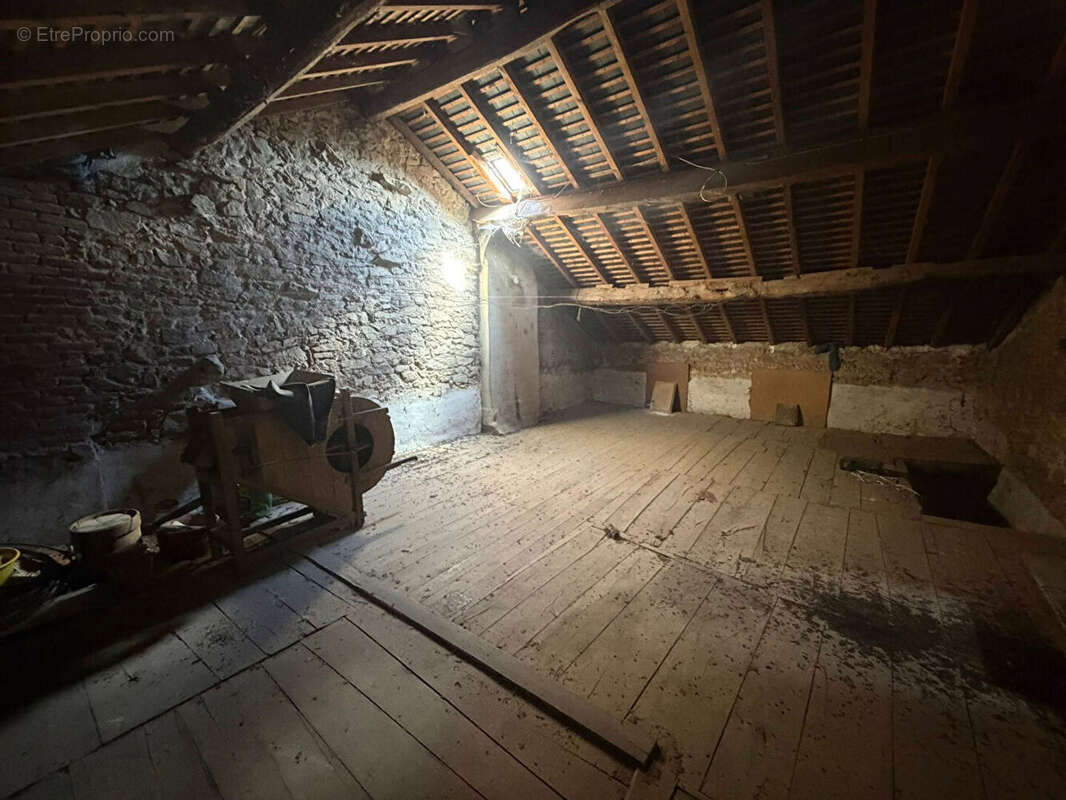 Maison à SAINT-AMAND-MAGNAZEIX