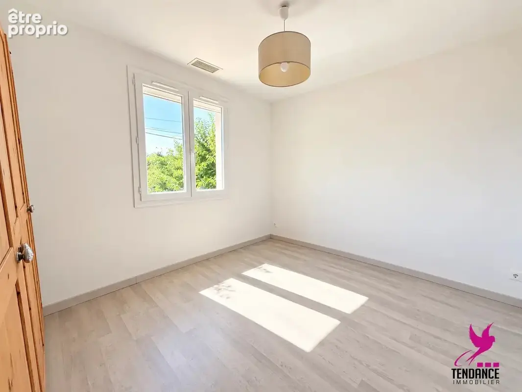 EXCLUSIVITÉ  LARRA– Maison avec jardin, piscine et  garage. - photo 8