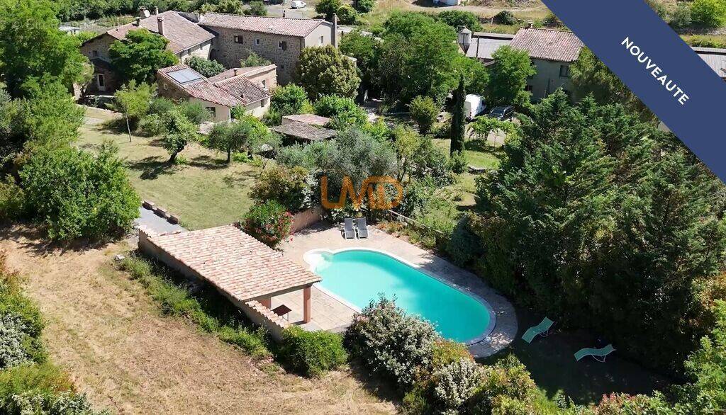 Appartement à SAINT-PAUL-LE-JEUNE