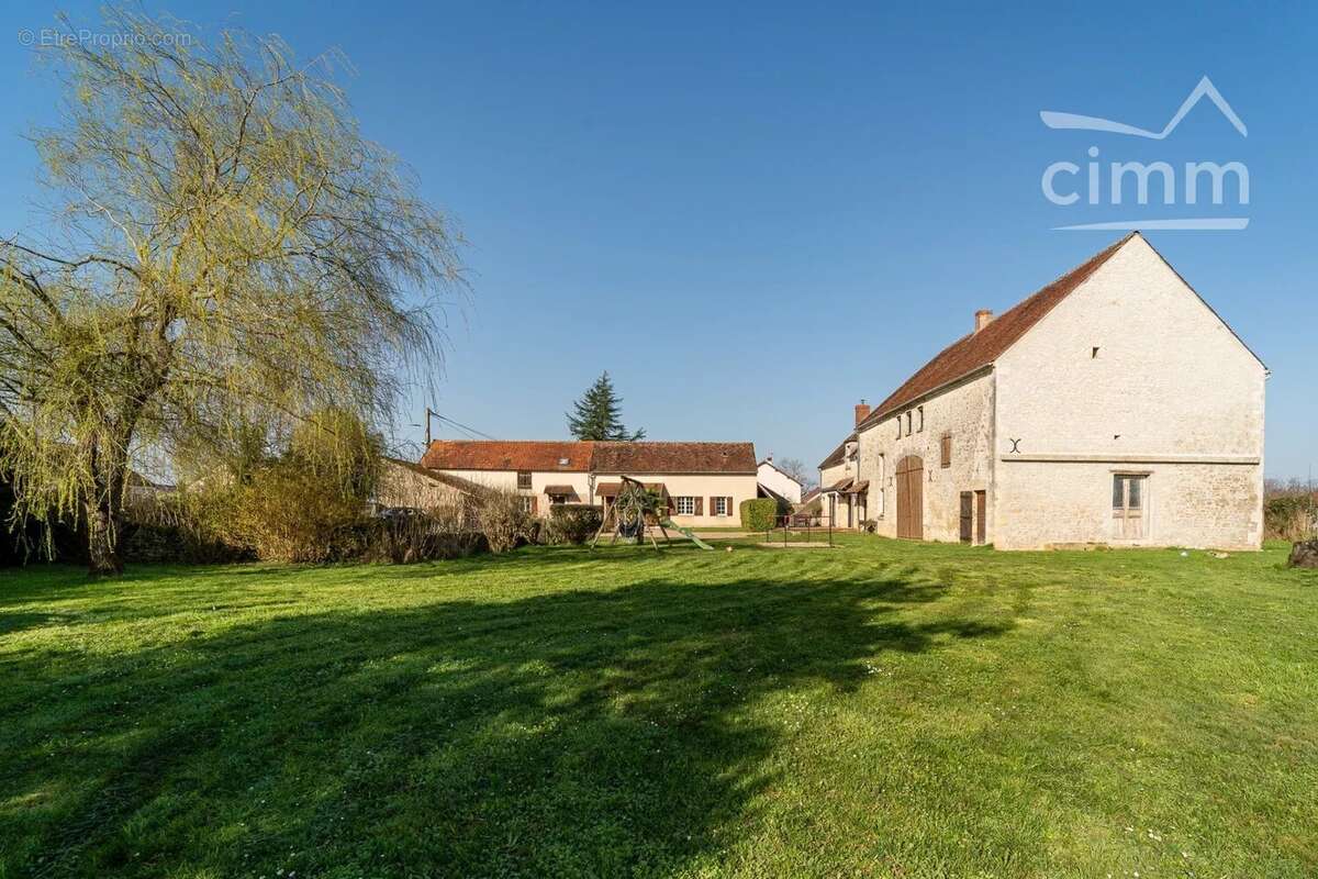 Maison à LA CHARITE-SUR-LOIRE